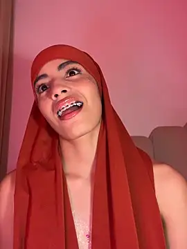 Snapshot of jhalila chatting on 03-15-26, 01:45 jhalila online show from 03-15-26, 01:45