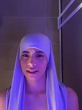 Snapshot of jhalila chatting on 09-19-25, 01:53 jhalila online show from 09-19-25, 01:53