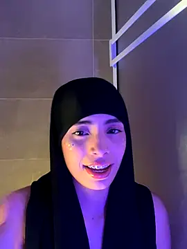 Snapshot of jhalila chatting on 09-21-25, 02:28 jhalila online show from 09-21-25, 02:28