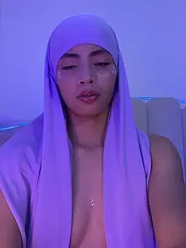 Snapshot of jhalila chatting on 04-15-26, 12:27 jhalila online show from 04-15-26, 12:27