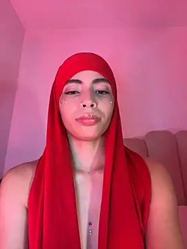 Snapshot of jhalila chatting on 10-20-25, 10:43 jhalila online show from 10-20-25, 10:43