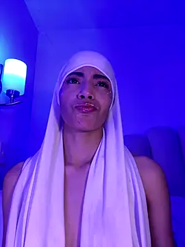 Snapshot of jhalila chatting on 12-14-25, 01:01 jhalila online show from 12-14-25, 01:01