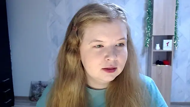 Snapshot of Melina_Hot9 chatting on 12-20-25, 05:32 Melina Hot9 online show from 12-20-25, 05:32