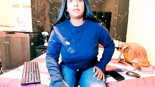 Snapshot of indiantina01 chatting on 07-08-26, 03:30 indiantina01 online show from 07-08-26, 03:30