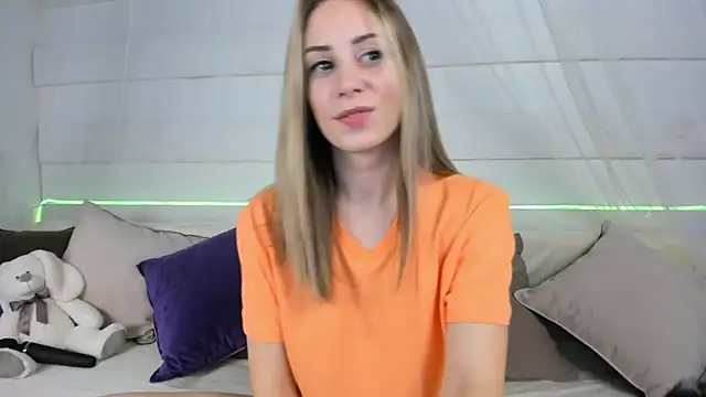 Snapshot of stricred chatting on 12-17-25, 07:41 stricred online show from 12-17-25, 07:41