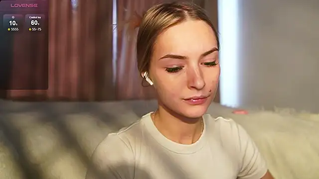 Snapshot of Soft_Eva chatting on 01-30-25, 11:01 Soft Eva online show from 01-30-25, 11:01