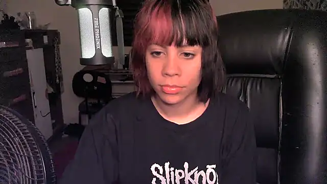 Snapshot of Liv_Alt chatting on 05-02-26, 06:29 Liv Alt online show from 05-02-26, 06:29