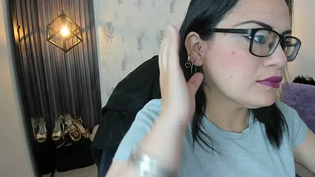 Snapshot of brigittemiller chatting on 02-12-26, 01:27 brigittemiller online show from 02-12-26, 01:27