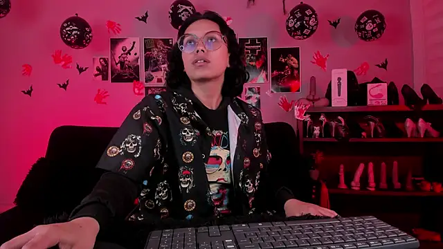 lilith-deveraux online show from 11-24-25, 03:28