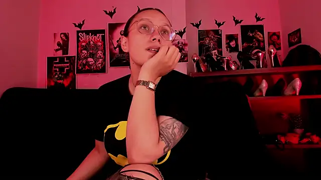 lilith-deveraux online show from 07-14-26, 04:06