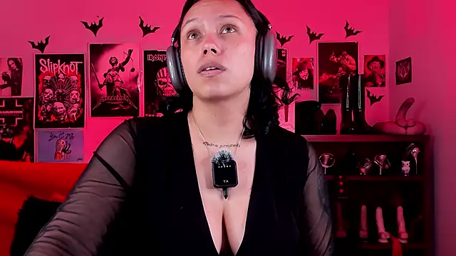 lilith-deveraux online show from 04-15-26, 02:06