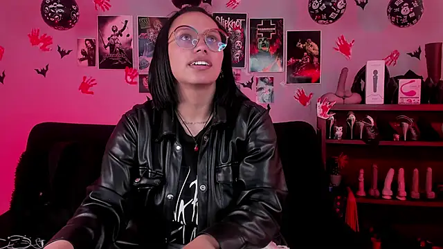 lilith-deveraux online show from 11-21-25, 04:39