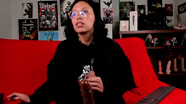 Snapshot of lilith-deveraux chatting on 05-22-26, 05:00 lilith-deveraux online show from 05-22-26, 05:00