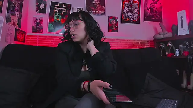 Snapshot of lilith-deveraux chatting on 10-04-25, 02:51 lilith-deveraux online show from 10-04-25, 02:51