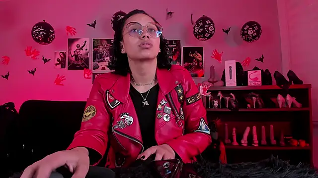 lilith-deveraux online show from 11-25-25, 08:42