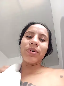 Karii-R online show from 11-21-25, 01:10