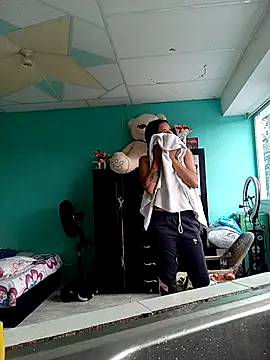 Snapshot of Karii-R chatting on 03-20-26, 03:24 Karii-R online show from 03-20-26, 03:24