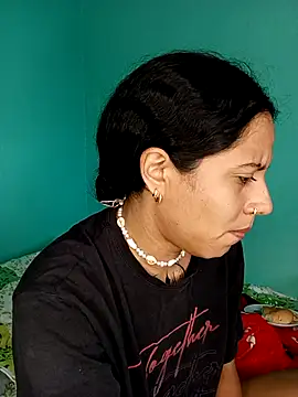 Snapshot of Karii-R chatting on 03-06-26, 02:23 Karii-R online show from 03-06-26, 02:23