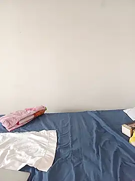 Karii-R online show from 12-22-25, 05:24