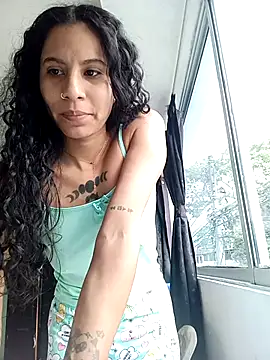 Snapshot of Karii-R chatting on 02-18-26, 02:02 Karii-R online show from 02-18-26, 02:02