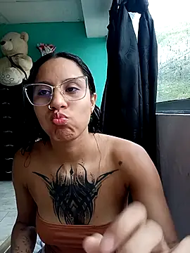 Snapshot of Karii-R chatting on 03-09-26, 02:09 Karii-R online show from 03-09-26, 02:09