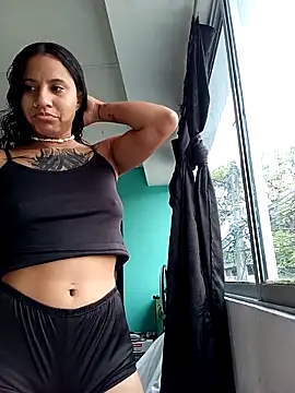 Snapshot of Karii-R chatting on 03-18-26, 01:24 Karii-R online show from 03-18-26, 01:24