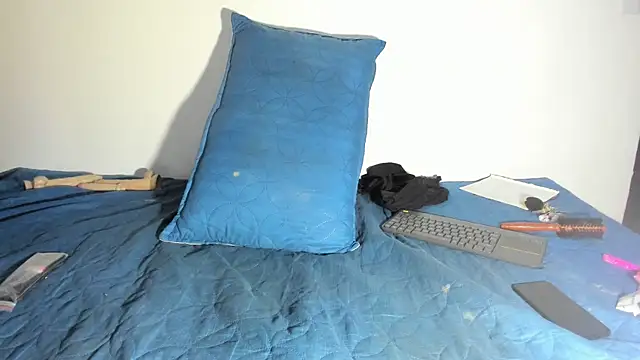 Snapshot of Arantza_Hill chatting on 10-24-25, 02:43 Arantza Hill online show from 10-24-25, 02:43