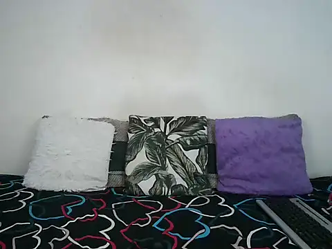 Snapshot of Thickqueenxxx chatting on 06-03-26, 02:33 Thickqueenxxx online show from 06-03-26, 02:33