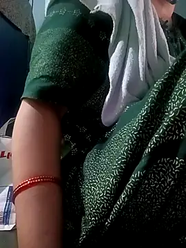 Snapshot of gunjan22 chatting on 09-24-25, 07:04 gunjan22 online show from 09-24-25, 07:04