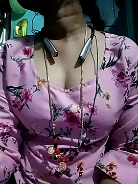 Snapshot of gunjan22 chatting on 02-17-25, 03:33 gunjan22 online show from 02-17-25, 03:33