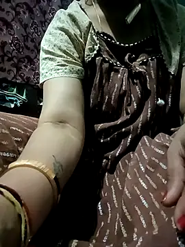 Snapshot of gunjan22 chatting on 02-22-25, 02:52 gunjan22 online show from 02-22-25, 02:52