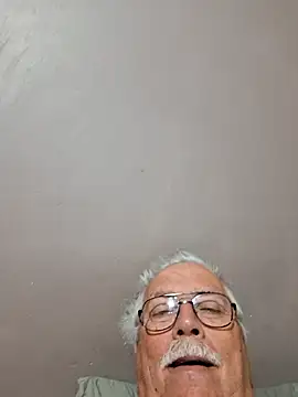 Snapshot of NawtyB1965 chatting on 05-13-26, 03:57 NawtyB1965 online show from 05-13-26, 03:57