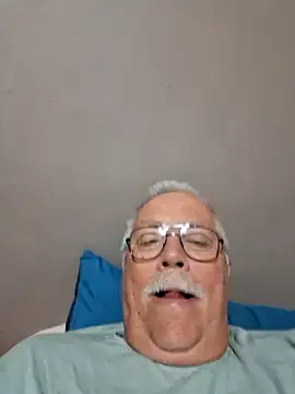 Snapshot of NawtyB1965 chatting on 07-10-26, 04:01 NawtyB1965 online show from 07-10-26, 04:01