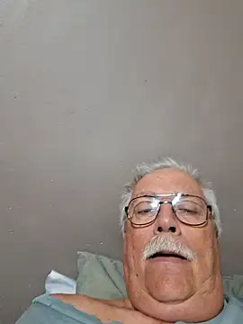 Snapshot of NawtyB1965 chatting on 05-15-26, 03:59 NawtyB1965 online show from 05-15-26, 03:59