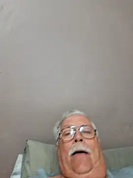 Snapshot of NawtyB1965 chatting on 05-10-26, 03:43 NawtyB1965 online show from 05-10-26, 03:43