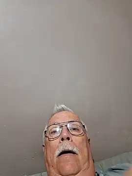 Snapshot of NawtyB1965 chatting on 05-29-26, 03:34 NawtyB1965 online show from 05-29-26, 03:34