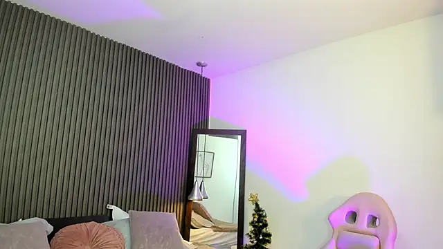 Axel brunette1 online show from 12-19-25, 08:00