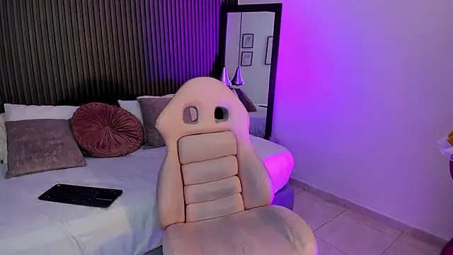 Axel brunette1 online show from 11-21-25, 07:35