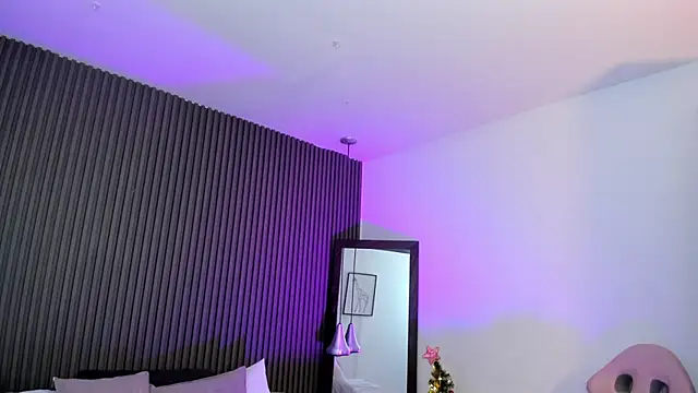 Axel brunette1 online show from 12-18-25, 07:46