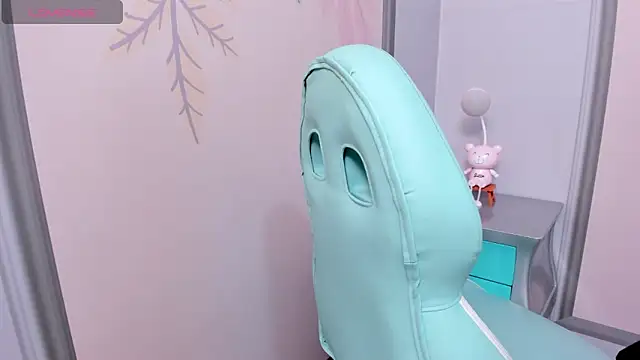 Snapshot of Sweetgirl4u_ chatting on 02-12-25, 10:24 Sweetgirl4u online show from 02-12-25, 10:24