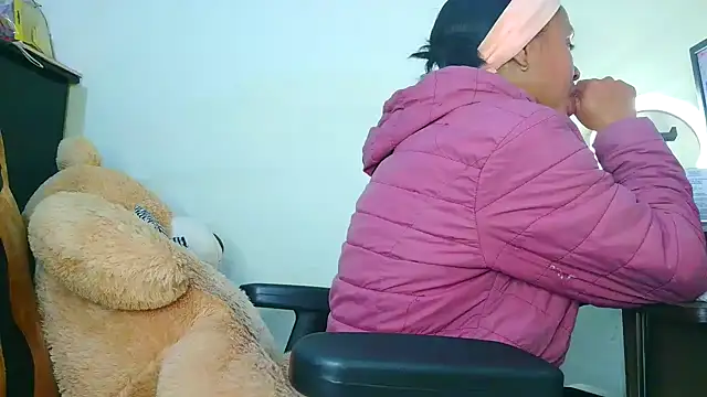 Samary thomas online show from 11-22-25, 01:59