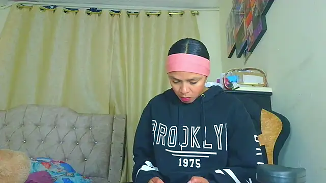 Samary thomas online show from 04-11-26, 02:30