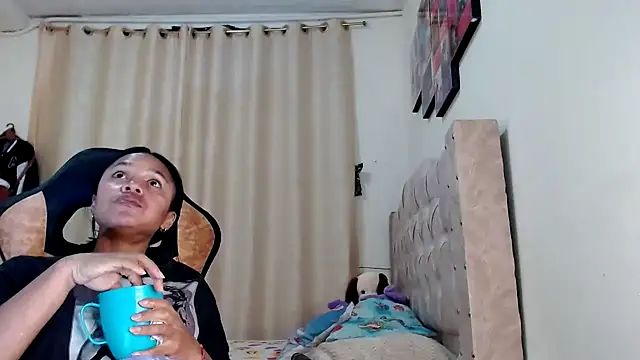 Snapshot of Samary_thomas chatting on 02-15-25, 01:21 Samary thomas online show from 02-15-25, 01:21