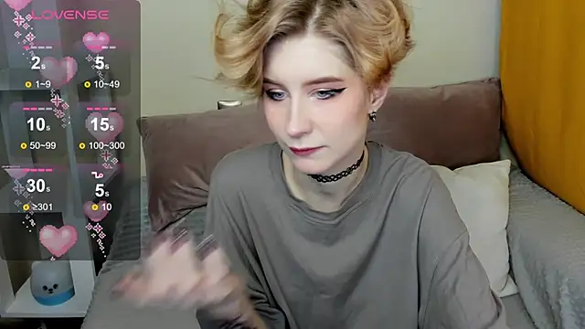 Snapshot of Angel_Jules chatting on 01-31-25, 01:22 Angel Jules online show from 01-31-25, 01:22