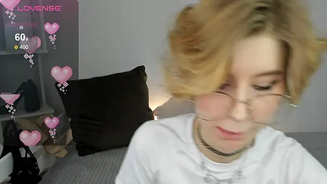 Snapshot of Angel_Jules chatting on 02-26-25, 04:08 Angel Jules online show from 02-26-25, 04:08