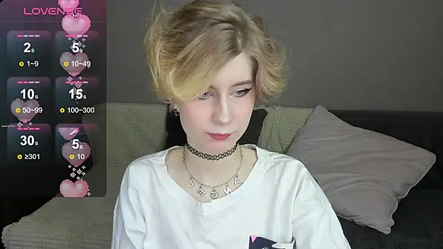 Snapshot of Angel_Jules chatting on 02-21-25, 01:00 Angel Jules online show from 02-21-25, 01:00