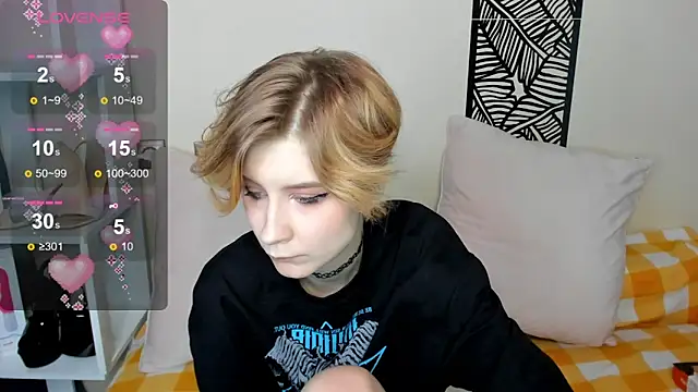 Snapshot of Angel_Jules chatting on 01-28-25, 04:50 Angel Jules online show from 01-28-25, 04:50