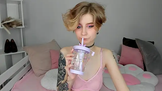 Snapshot of Angel_Jules chatting on 03-11-25, 03:58 Angel Jules online show from 03-11-25, 03:58