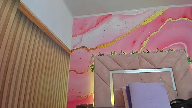 Taylor  cooper online show from 04-09-26, 06:36