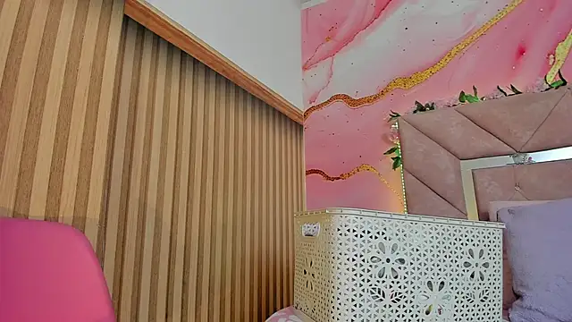Taylor  cooper online show from 05-01-26, 06:35